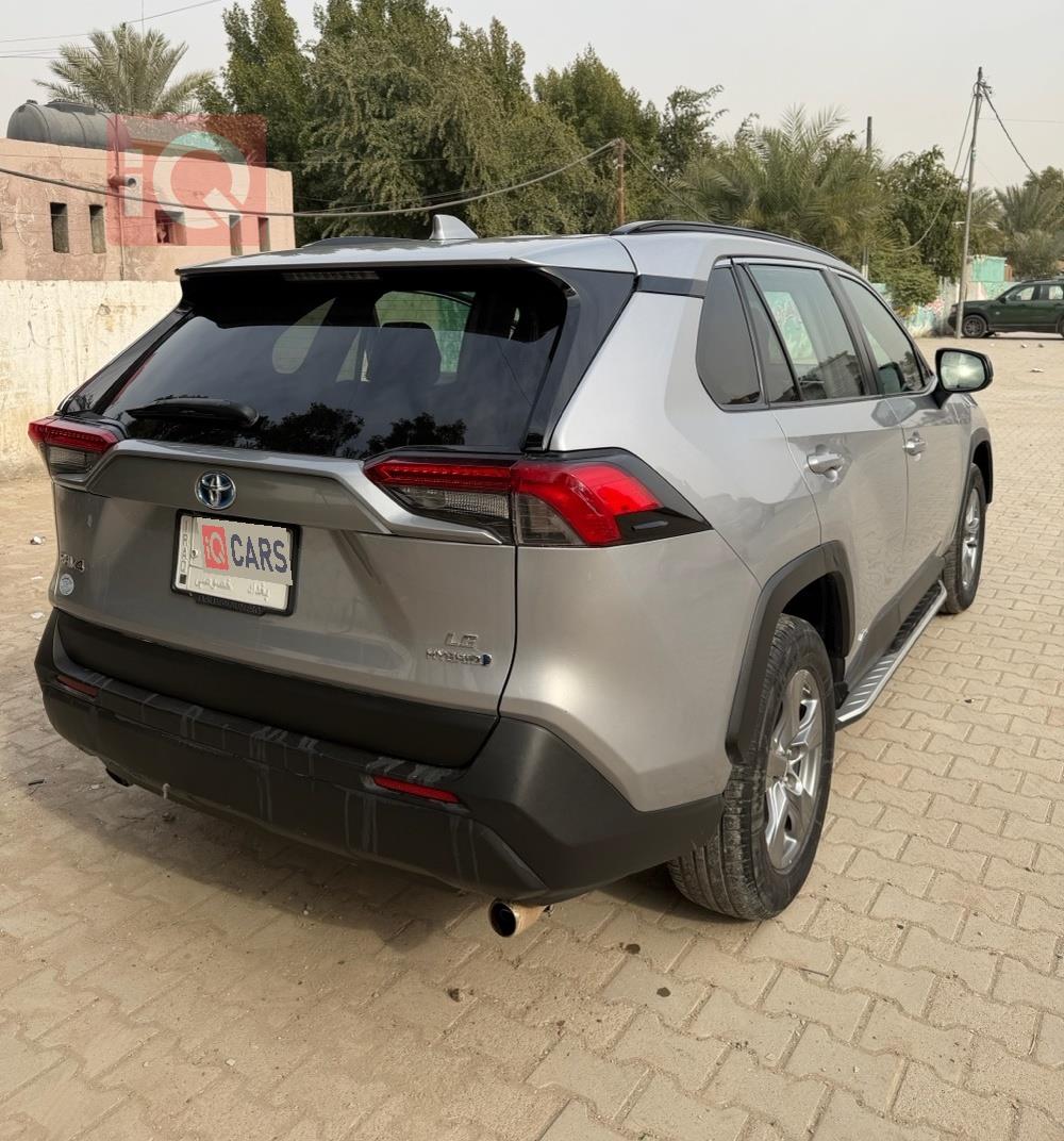 تۆیۆتا ڕاڤ 4